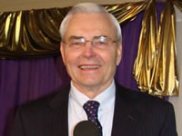 Pastor Leo